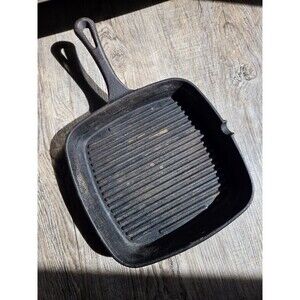 Vintage 9" Square Cast Iron Grill Pan Handle & Pour Spout Has Surface Rust